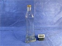 Glass Decanter Tri Shaped 4/5 Quart w/Screw