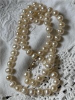 10k Gold & Hand Knotted Pearl Necklace