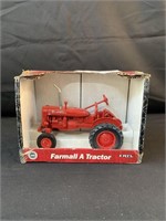 2002 ERTL Farmall A Tractor tractor in original