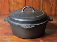 Vintage Griswold 2568 Dutch Oven Pot No 8