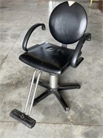 Belvedere hydraulic salon chair