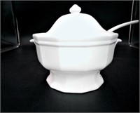 Pfaltzgraff Heritage White Soup Tureen & Ladle Set