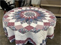 QUILT- APPROX. 84 X 91