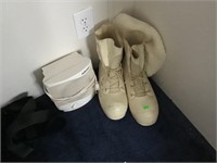 Heater, Size 8R Mickey boots