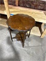 Nice round end table