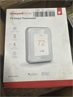 Honeywell Home T9 smart thermostat.. new in box