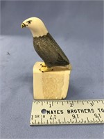 3 1/2" carved ivory eagle with scrimmed detail mou