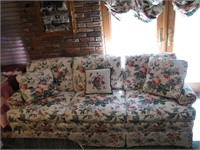 Beautiful Vintage Floral Sofa