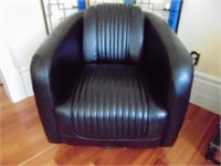 BLACK FAUX LEATHER SWIVEL CHAIR