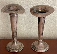 F - PAIR OF VINTAGE BUD VASES (A40)