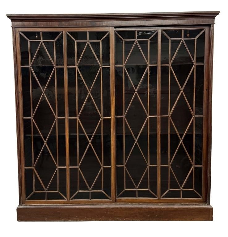 19THC. MAHOGANY BOOKCASE WITH SLIDING DOORS