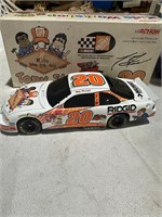 Tony Stewart NASCAR 1/24 Diecast #20 Rigid