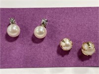 2x 10kt Gold Pearl Stud Earrings