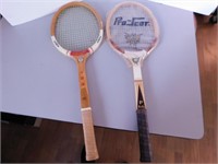 Lot de 2 raquettes de tennis de bois vintage