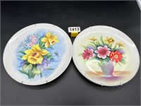 (2) 10" Hand painted Vintage wall plates w/hangers