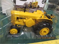 1/16 JOHN DEERE 820 INDUSTRIAL-NIB