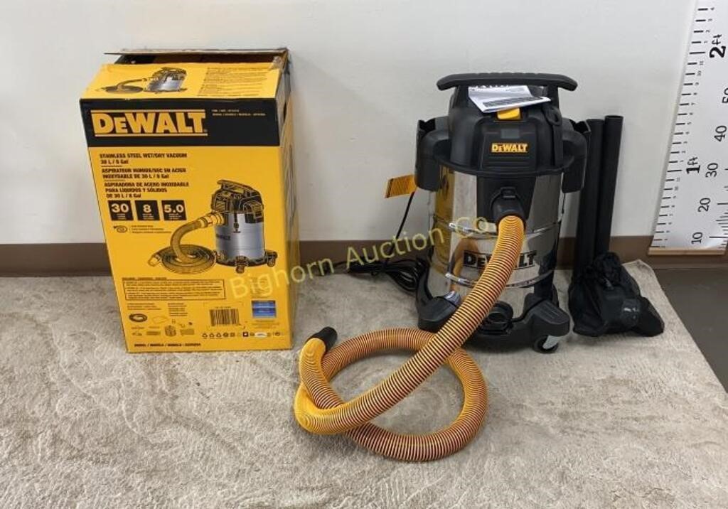 New Dewalt 8 Gallon 5 HP Wet/Dry Shop Vac