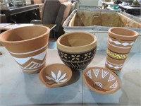 LOT OF 5 PIECES OF POTTERY