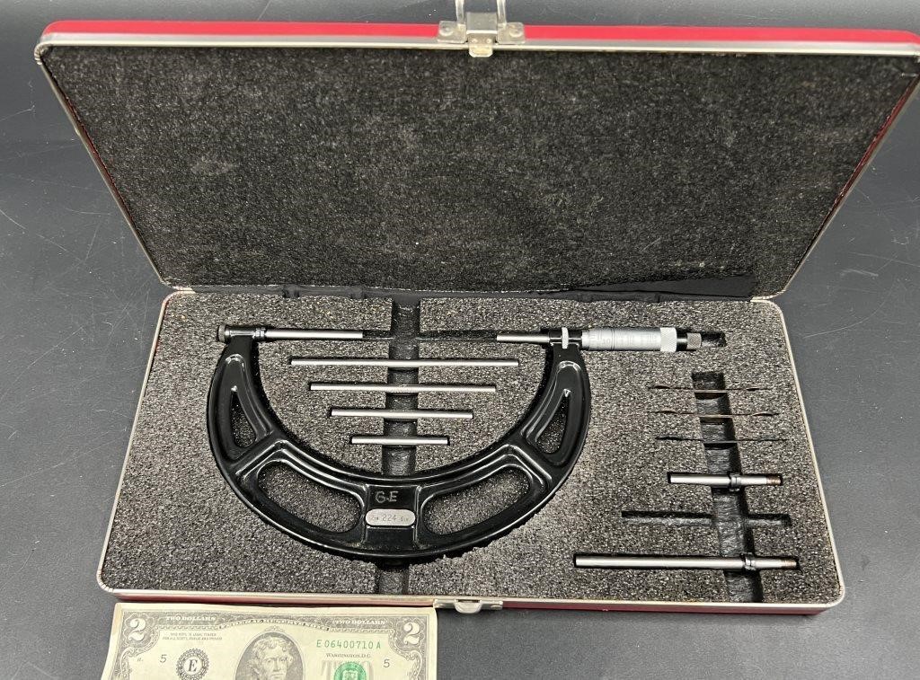 Starrett 2" - 6" Interchangeable Micrometer Set