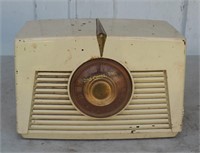 Vintage R C A White Bakelite Radio Art Deco