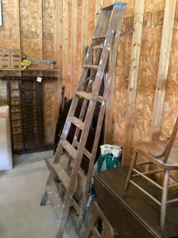 Wooden 8 foot step ladder