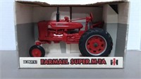 Ertl 1/16 Case IH Farmall Super M-TA