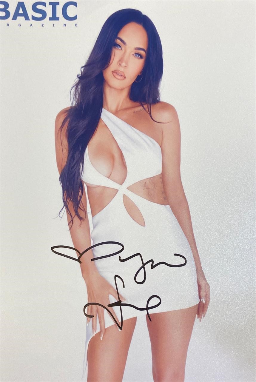 Autograph  
Megan Fox Photo