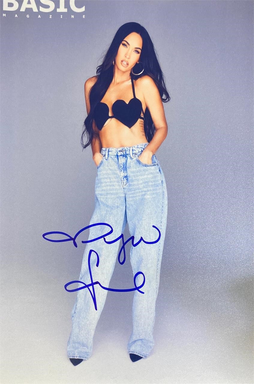 Autograph  
Megan Fox Photo