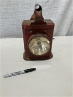 Light Master Battery Lantern