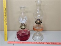 2 kerosene lamps