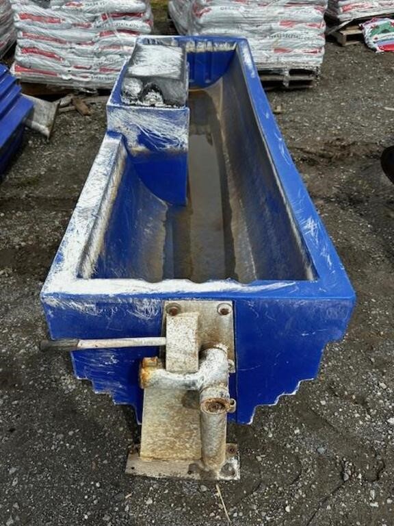 DeLaval 7ft Free Stall Tip Trough