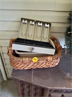 BASKET AND METAL CASHBOX WITH KEY