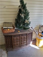 OLD CONSOLE STEREO AND CHRISTMAS TREE