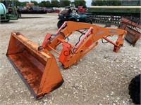 Kubota LA524 Loader w/quick attach bucket