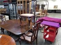 STUNNING HENREDON TABLE W CHAIRS & 3 LEAVES