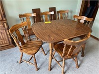Dining room Table w/ extra leaves & 6 good chairs