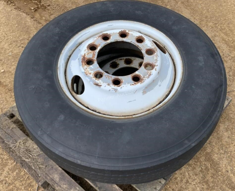 11R22.5 Tractor Truck Steer Tires w/ Rim