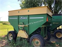 Demco 350 bu gravity wagon