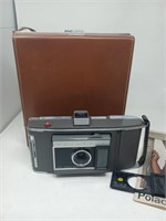 Vintage Polaroid Land Camera Model J66 w Case