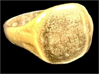 LADY'S GOLD SIGNET RING