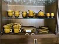 Yellow/Brown Dish set