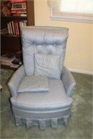 Upholstered Swivel Chair 27 x 28 x 37