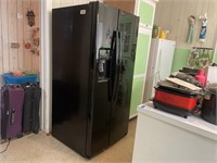 GE 23.2 Cu. Ft. Side-by-Side Refrigerator