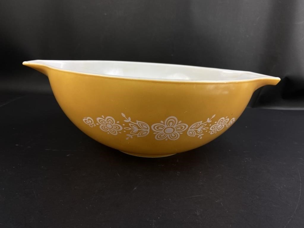 Pyrex 4QT Butterfly Gold Cinderella Mixing Bowl