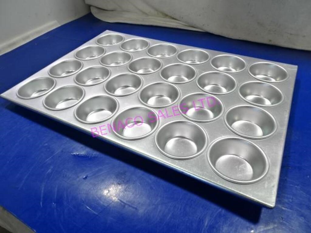 LOT,1 BOX (12PCS) 20.5"x14", 24-SLOT MUFFIN PANS