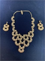 Vandome Necklace Set