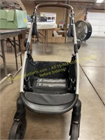 Modes Nest to Grow stroller base (USED)