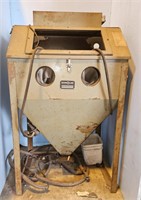 EconoLine Blast Cabinet, Model RA-36-1. Max