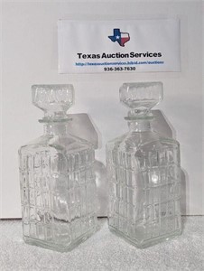 $20 2 Beautiful Glass Decanters Bottles