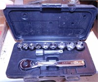 Craftsman 10 pc. socket wrench set in case -